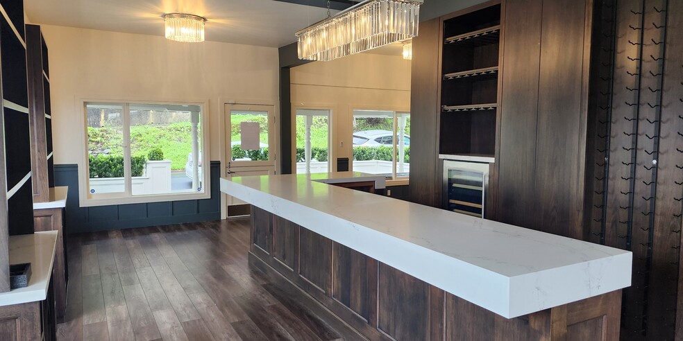 More Photos Of 72 Main St, Belvedere Tiburon Restaurant For Lease