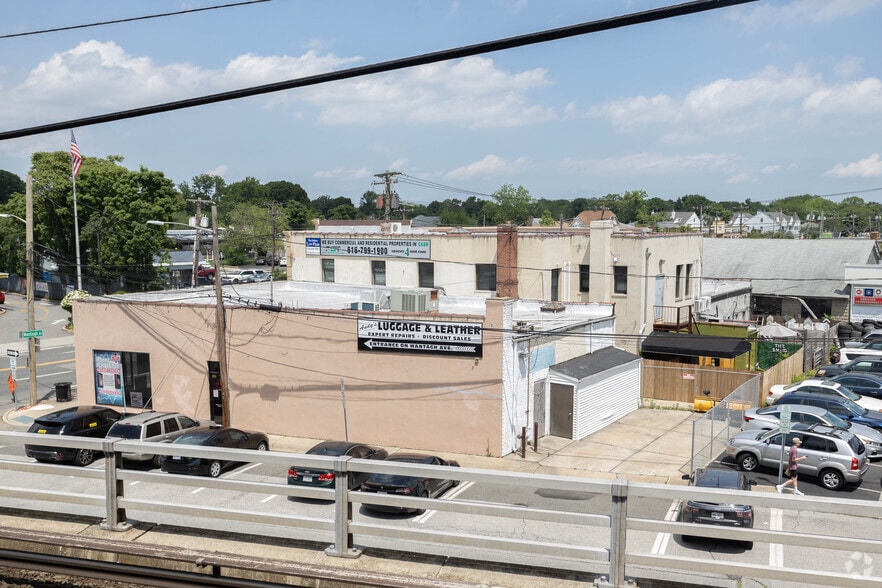 More Photos Of 1941 Wantagh Ave, Wantagh Storefront Retail Office For Lease