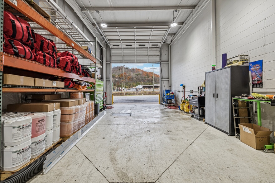 More Photos Of 3502 Dickerson Pike, Nashville Flex For Sale