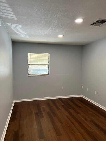 More Photos Of 1501 S Pinellas Ave, Tarpon Springs Office For Lease