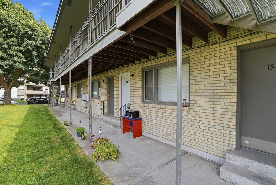 More Photos Of 6119-6123 N Colton St, Spokane Apartments For Sale