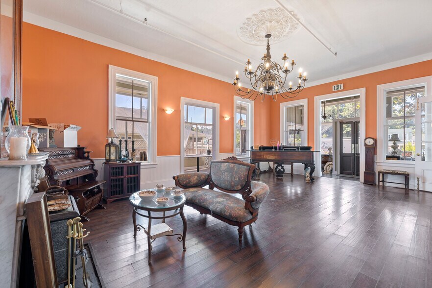 More Photos Of 8041 Soquel Dr, Aptos Hospitality For Sale