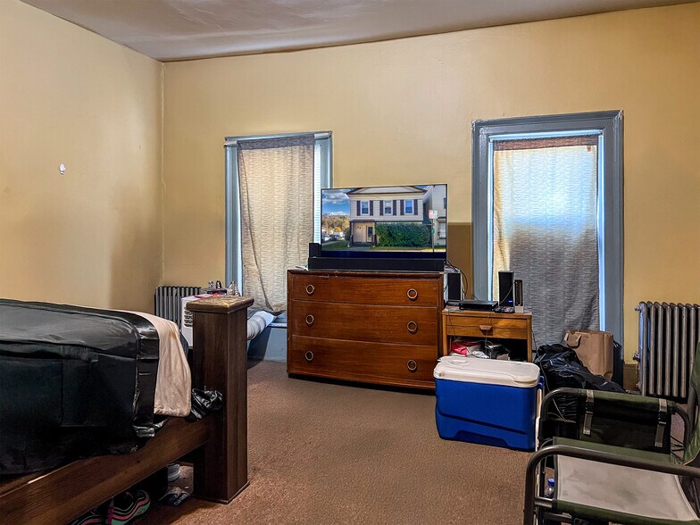 More Photos Of 153 Main St, Delhi Apartments For Sale