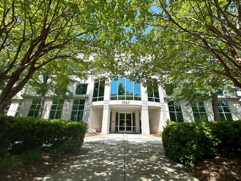 More Photos Of 7025 Albert Pick Rd, Greensboro Unknown For Sale