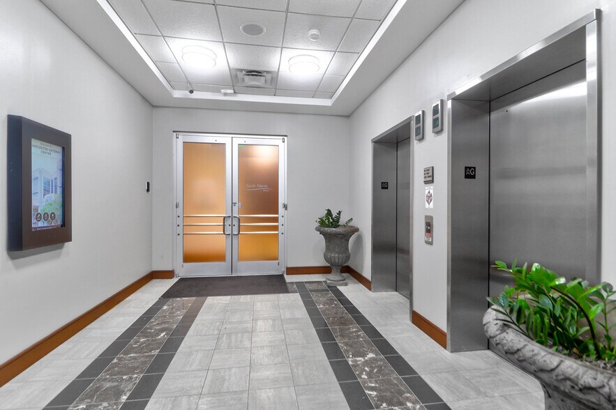 More Photos Of 40 Calhoun St, Charleston Office For Lease