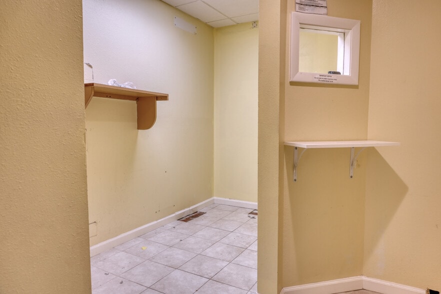 More Photos Of 2477 Stickney Point Rd, Sarasota Medical For Sale