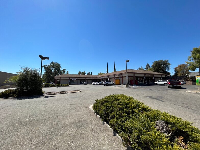 More Photos Of 500 Cirby Way, Roseville General Retail For Sale