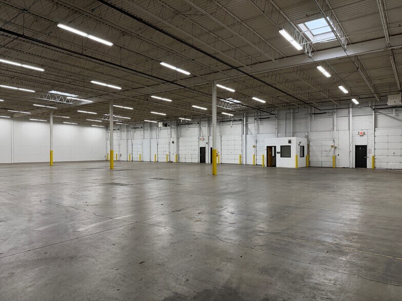 More Photos Of 2702 Cindel Dr, Cinnaminson Warehouse For Lease