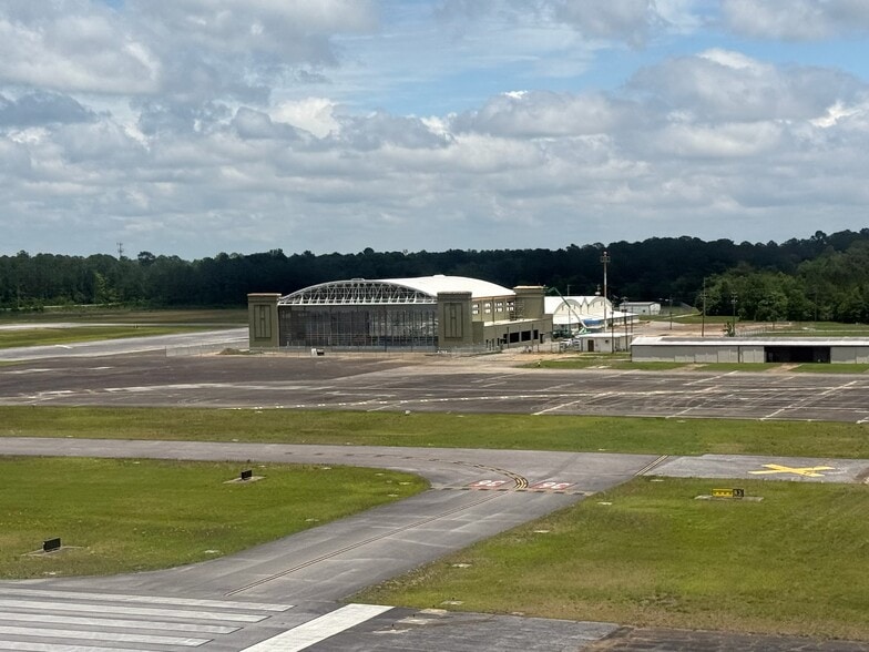 More Photos Of 8100 Airbus Military Dr, Mobile Airplane Hangar For Lease