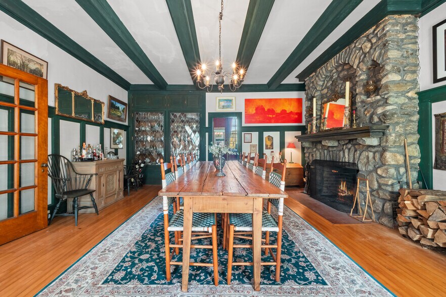 More Photos Of 535 Main Rd, Monterey Specialty For Sale