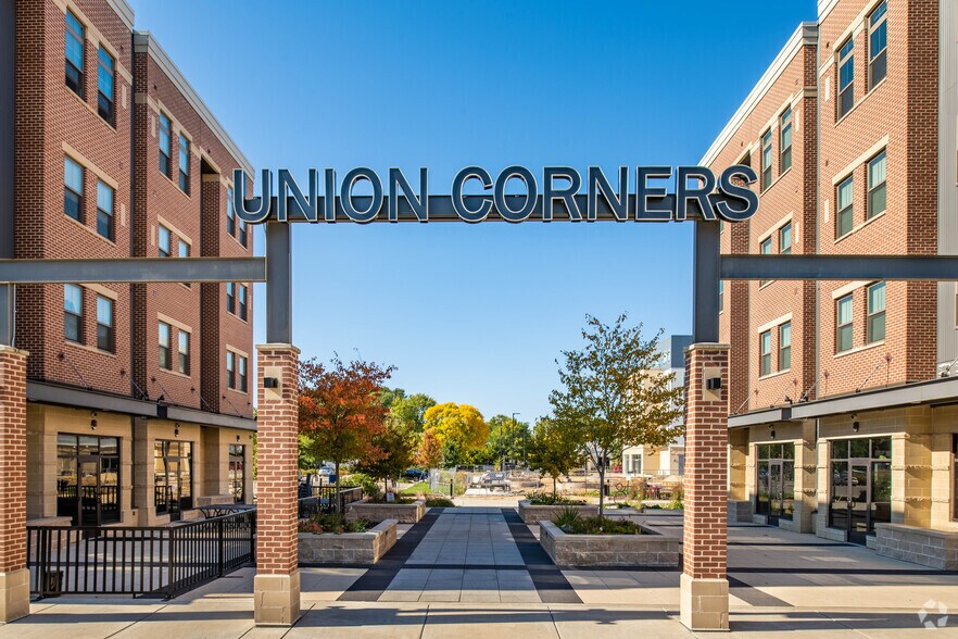 More Photos Of 2418 Winnebago St, Madison Apartments For Lease