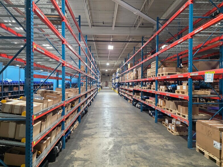 More Photos Of 300 Airport Rd, Ames Warehouse For Lease