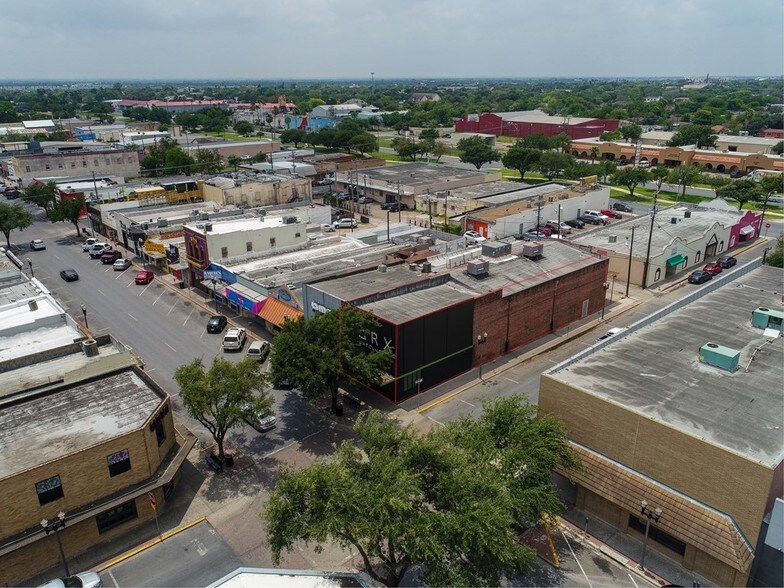 More Photos Of 200 S 17th St, McAllen Bar For Sale