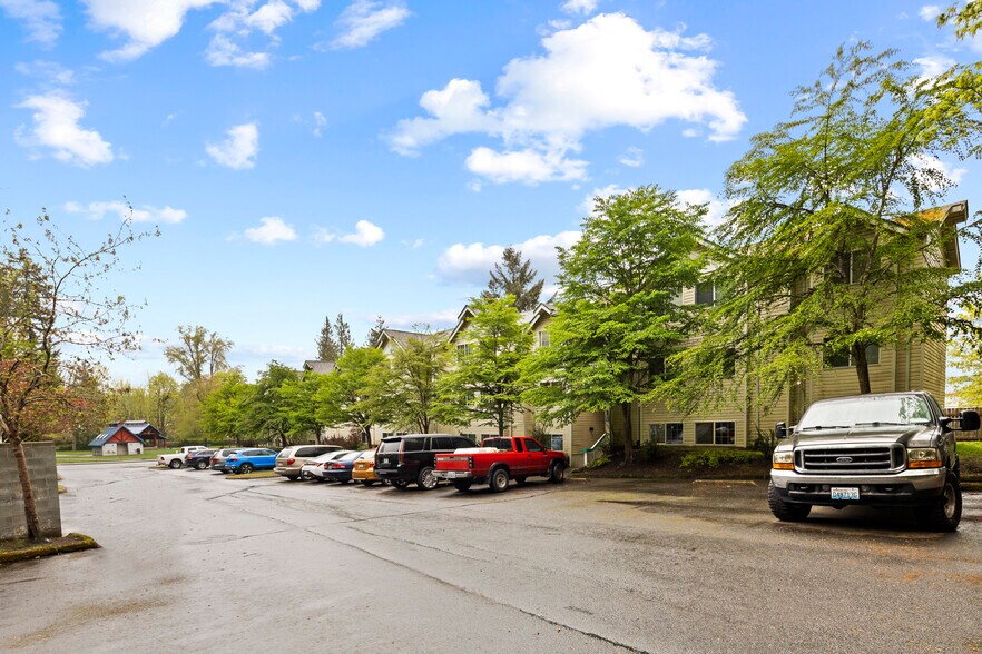 More Photos Of 215 Turner Ave, Shelton Apartments For Sale