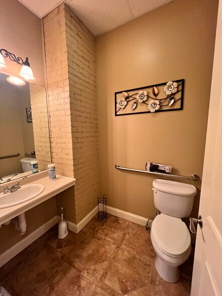 More Photos Of 710 Latta Rd, Rochester Office For Sale