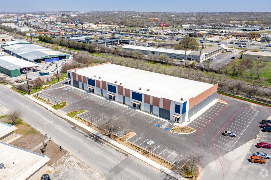 More Photos Of 9702 Ball St, San Antonio Distribution For Lease