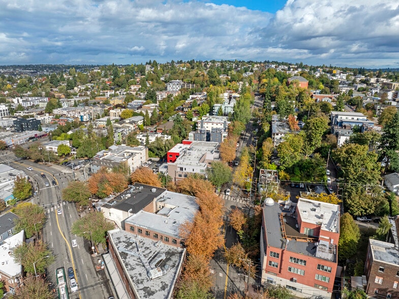 More Photos Of 3516 Fremont Pl N, Seattle General Retail For Lease