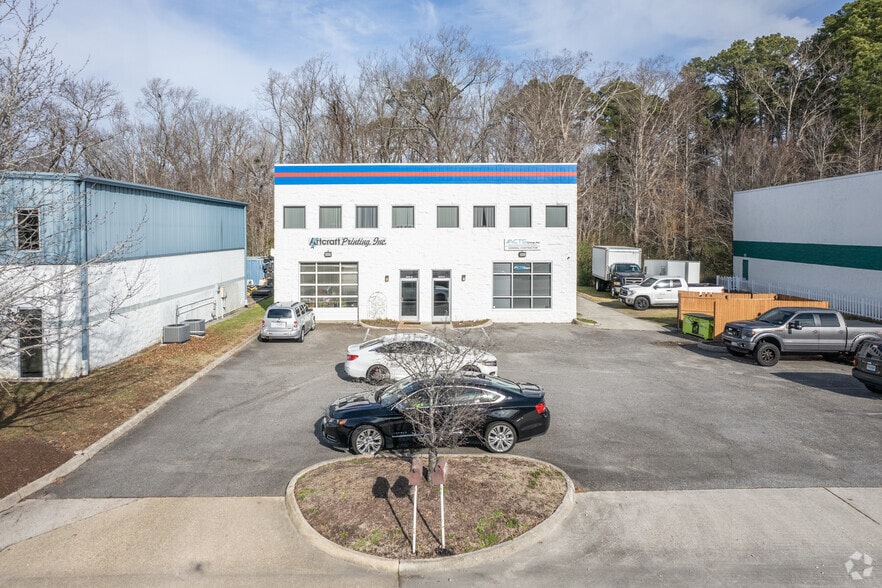 More Photos Of 1136 Jensen Dr, Virginia Beach Light Distribution For Sale