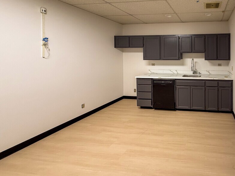 More Photos Of 108 E Mill Plain Blvd, Vancouver Office For Lease