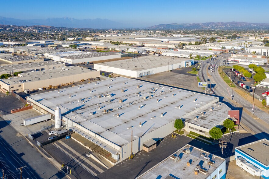 More Photos Of 6623-6625 Washington Blvd, Los Angeles Warehouse For Lease