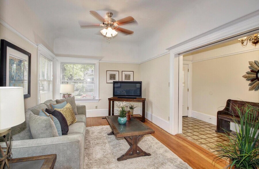 More Photos Of 1901-1903 H St, Sacramento Apartments For Sale