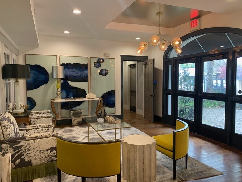 More Photos Of 570 E York St, Savannah Office For Sale