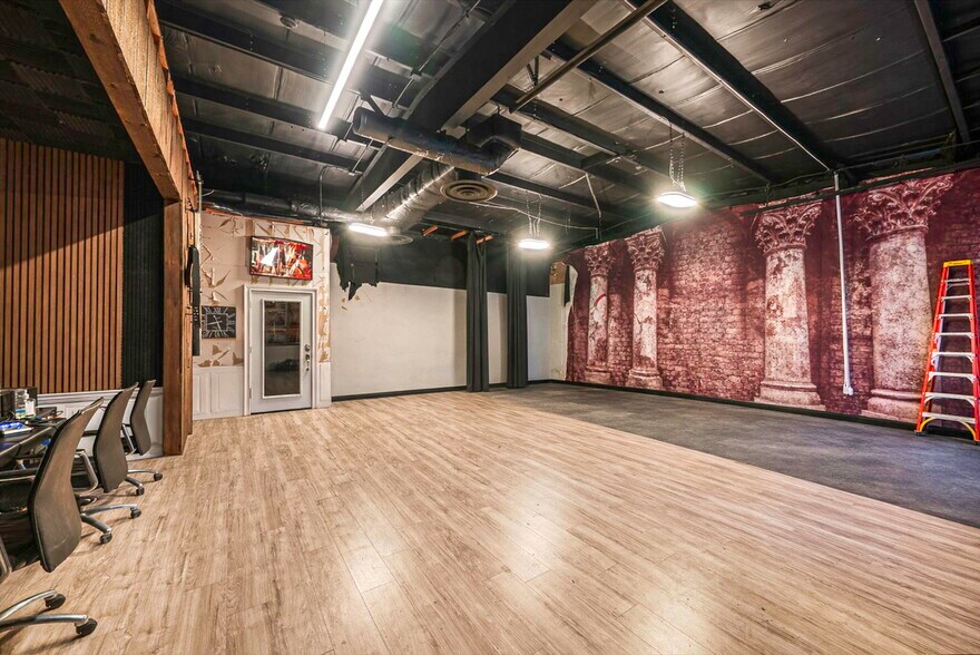 More Photos Of 1595 Route 112, Port Jefferson Station Warehouse For Lease