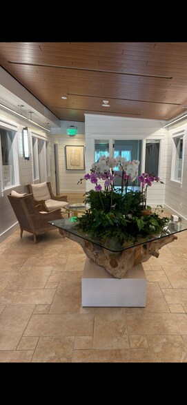 More Photos Of 126-130 N Main St, East Hampton Office For Lease