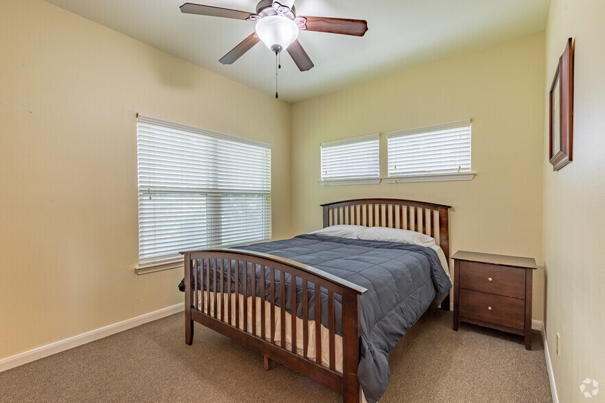 More Photos Of 4392 S Highway 181, Kenedy Apartments For Sale