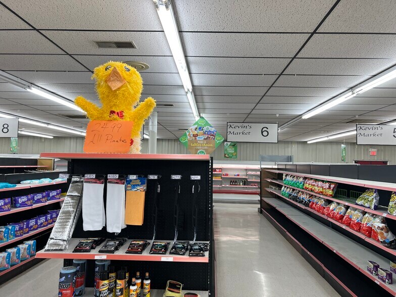 More Photos Of 800 TX-86, Bovina Supermarket For Sale
