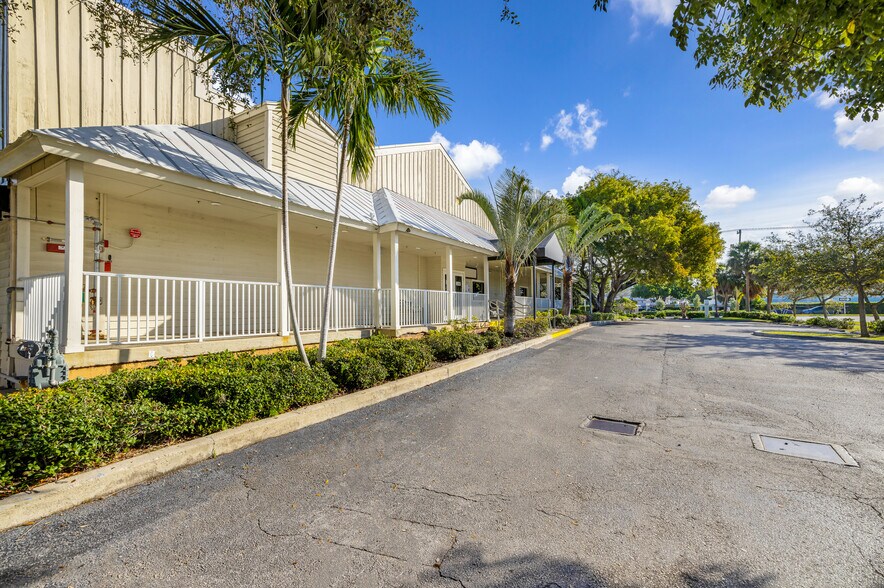More Photos Of 401 N Federal Hwy, Deerfield Beach Restaurant For Lease