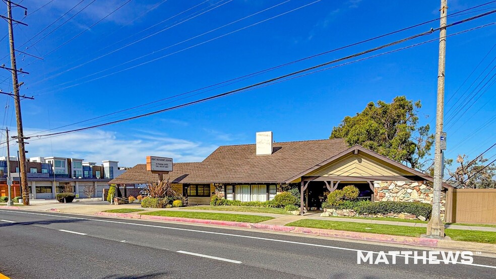 More Photos Of 1998 S Pacific Coast Hwy, Redondo Beach Funeral Home For Lease