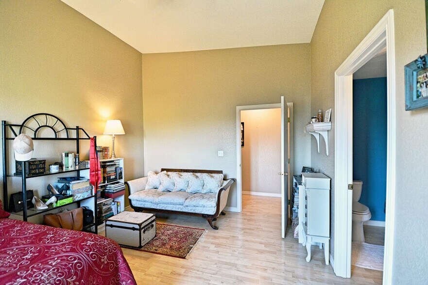 More Photos Of 4545 E FM 775, Seguin Manufacturing For Sale