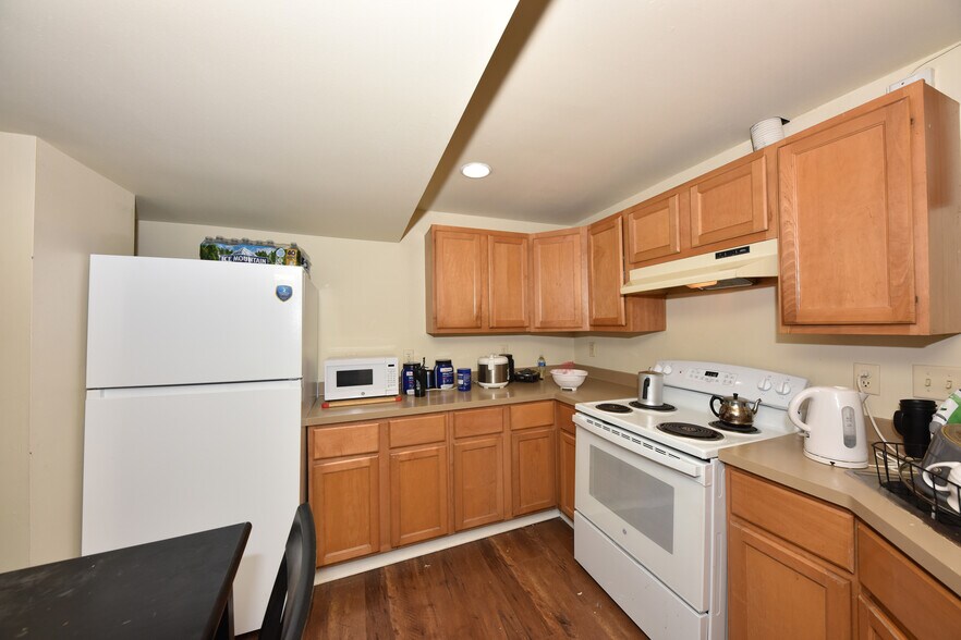 More Photos Of 2940 N Maryland Ave, Milwaukee Apartments For Sale