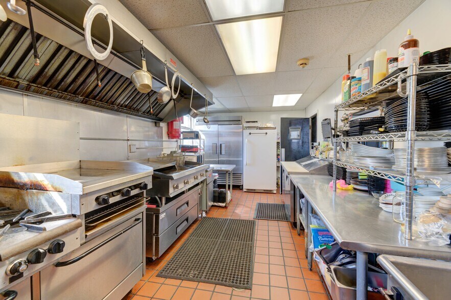 More Photos Of 28 E Main St, Johnstown General Retail For Sale