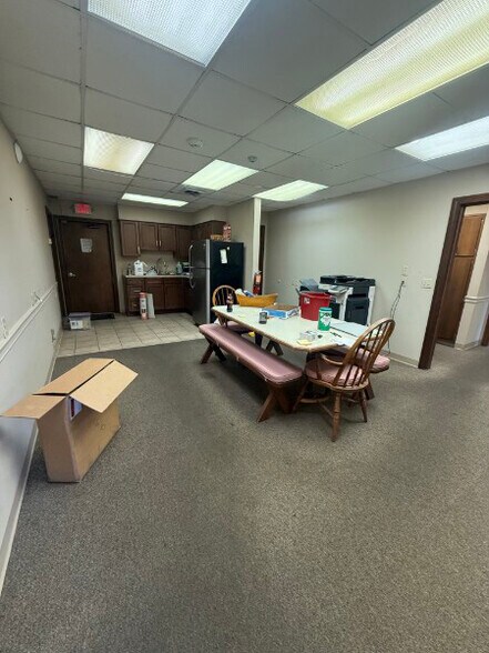 More Photos Of 601 6th Ave, Huntington Office For Sale