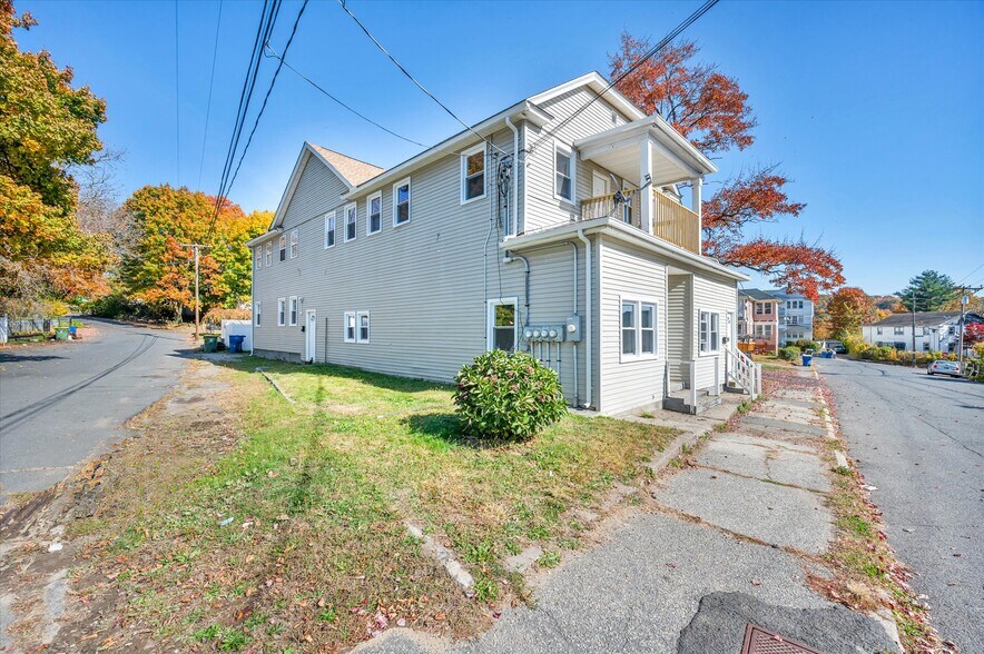 More Photos Of 121 Hillview Ave, Waterbury Apartments For Sale