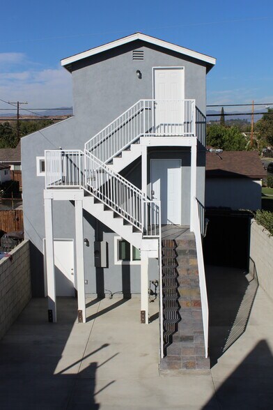 More Photos Of 8317 Whittier Blvd, Pico Rivera Storefront Retail Residential For Sale