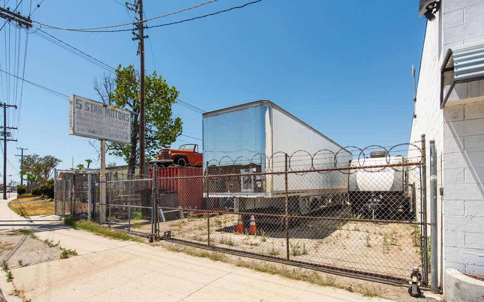 Primary Photo Of 12801 Saticoy Street St, North Hollywood Warehouse For Sale