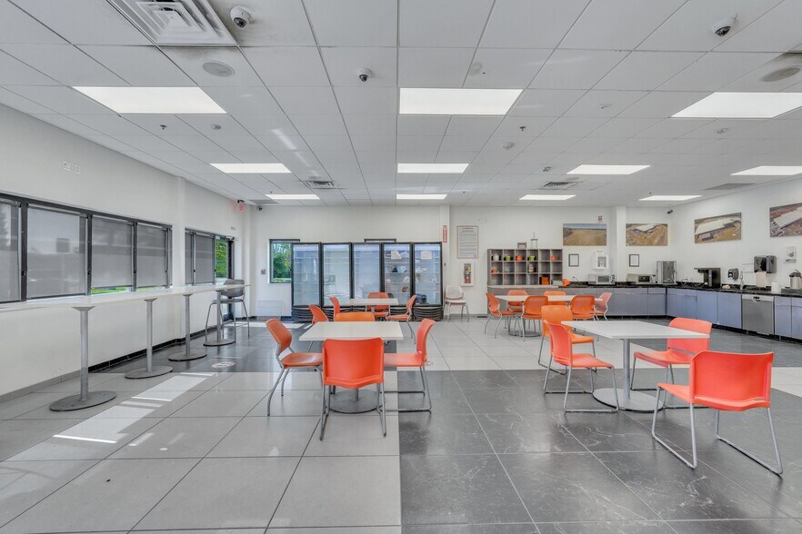 More Photos Of 1 Ceasarstone Dr, Richmond Hill Manufacturing For Sale