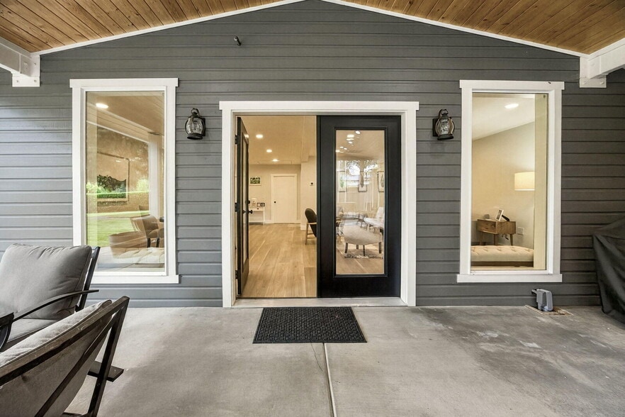 More Photos Of 111 Cedar St, Rogue River Office Residential For Sale