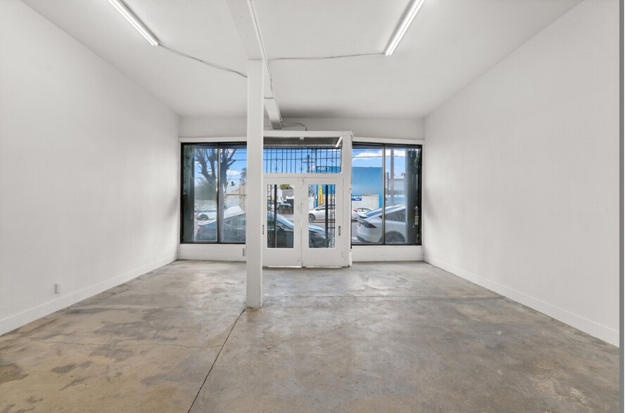 Primary Photo Of 4860 W Adams Blvd, Los Angeles Storefront Retail Residential For Lease