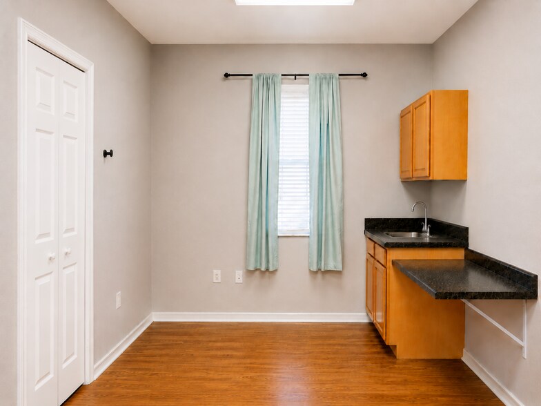 More Photos Of 19439 Shumard Oak Dr, Land O' Lakes Medical For Sale