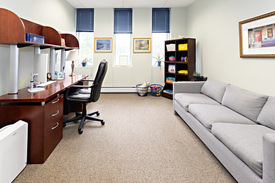 More Photos Of 210 Malapardis Rd, Cedar Knolls Office For Lease