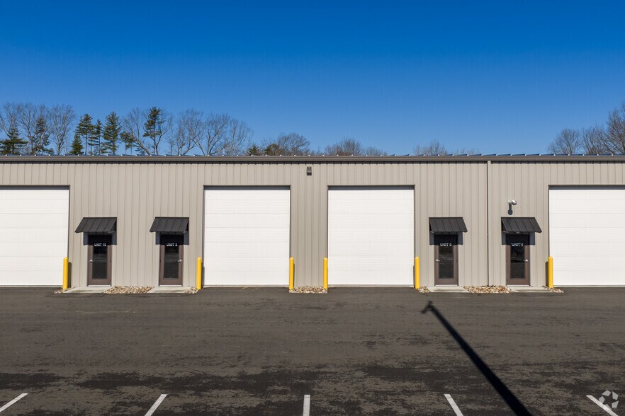 More Photos Of 26 Wood Rd, Round Lake Industrial For Sale