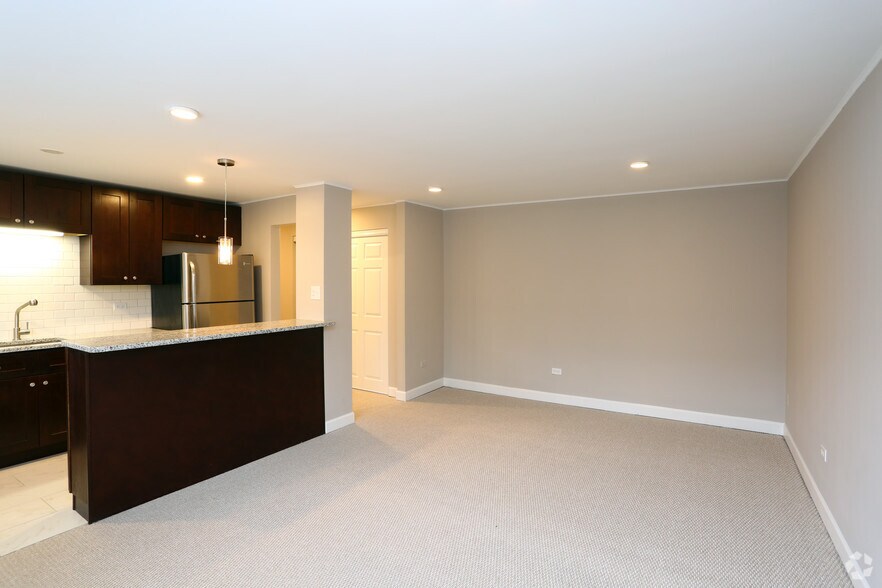 More Photos Of 501-551 W Euclid Ave, Arlington Heights Apartments For Sale