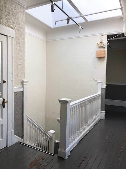 More Photos Of 1659-1665 Haight St, San Francisco Hotel For Lease