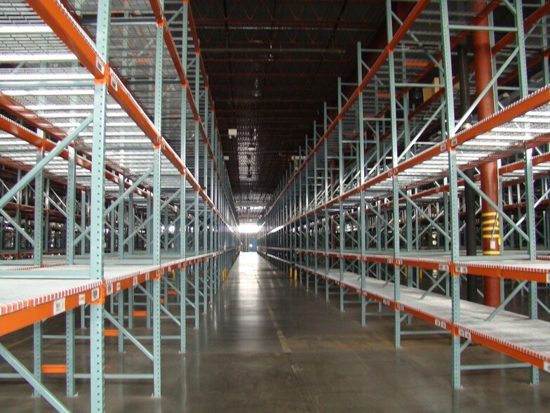 More Photos Of 1700 Wynne Ave, Saint Paul Manufacturing For Lease