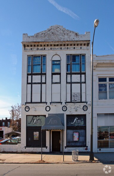 More Photos Of 2033 W Broad St, Richmond Storefront Retail Office For Sale