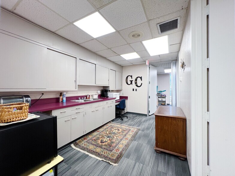 More Photos Of 5300 N Meridian Ave, Oklahoma City Medical For Lease